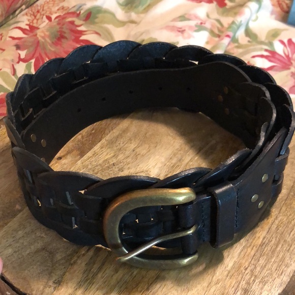GAP Size Medium Woven Black Leather Belt BRASS Hardware & - Picture 1 of 16